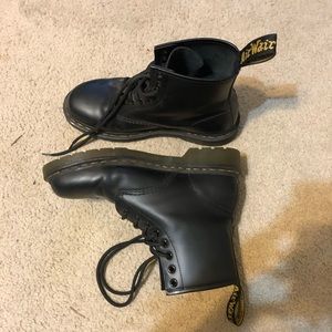 1460 Smooth Leather Lace Up Boots